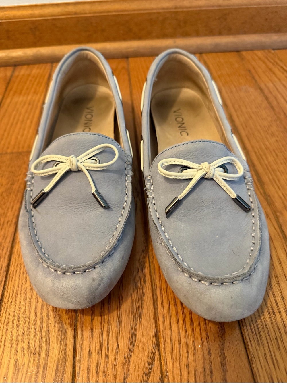 Vionic Women's Pale Blue Suede Bow Moccasin Loafers size 7.5
